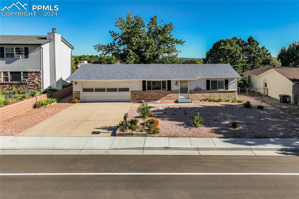 Del Paz Dr, Colorado Springs, CO 80918