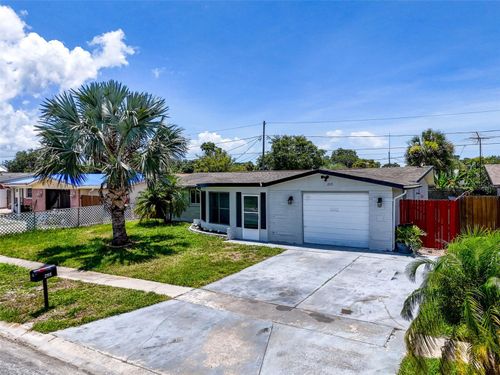 2115 Erin Dr, HOLIDAY, FL, 34690-4122 | Card Image