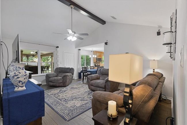 5004 Colmesneil St, House other with 4 bedrooms, 3 bathrooms and 2 parking in Pearland TX | Image 8