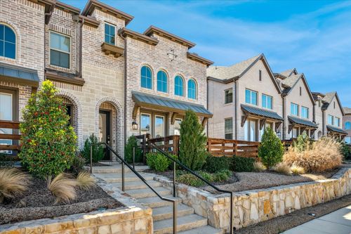 400 Blue Creek Cv, McKinney, TX, 75071-0095 | Card Image