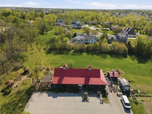 495 Miller Rd, Hiawatha, IA, 52233-4705 | Card Image