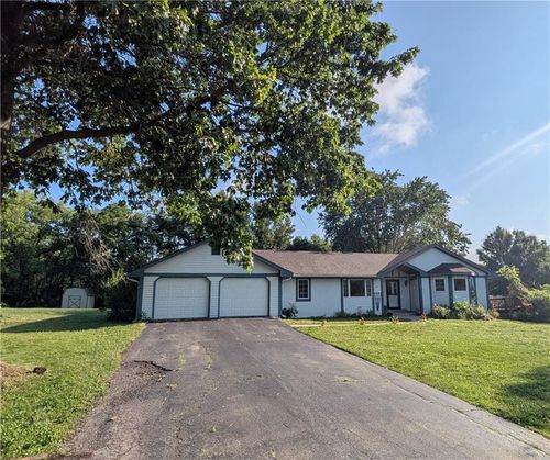400 Patricia St, Plattsburg, MO, 64477-9700 | Card Image