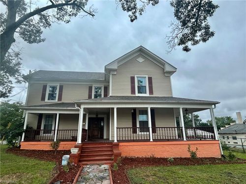 926 S Main St, Mount Airy, NC, 27030-4728 | Card Image