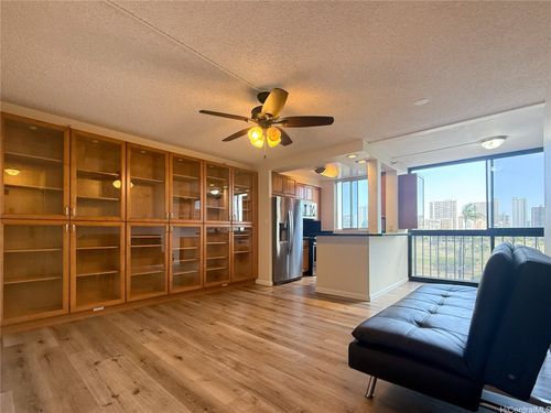 apt-6i-2916 Date St, Honolulu, HI, 96816-1185 | Card Image