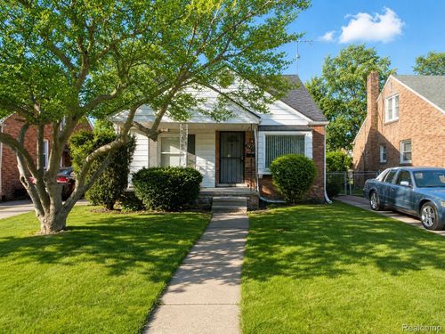 19447 Huntington Rd, Detroit, MI, 48219-2143 | Card Image