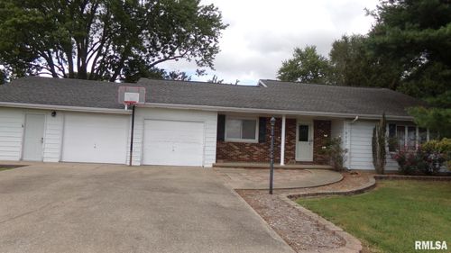 805 W Race St, Ridgway, IL, 62979-1126 | Card Image