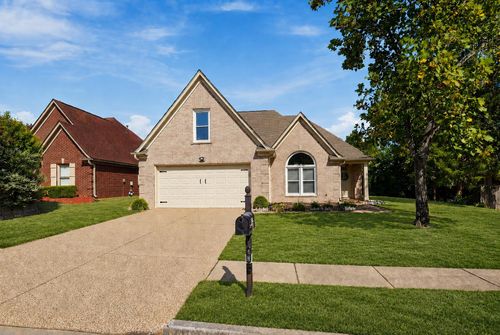 1960 Chartridge Dr, Cordova, TN, 38016-2376 | Card Image
