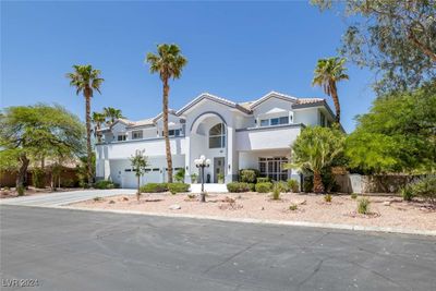 2209 Purple Majesty Court, House other with 6 bedrooms, 5 bathrooms and null parking in Las Vegas NV | Image 2