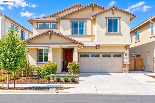209 Brush Creek Dr, Brentwood, CA, 94513-2468 | Card Image