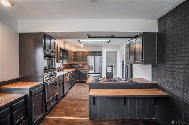 7201 Mckenna Pl, House other with 3 bedrooms, 3 bathrooms and null parking in Englewood OH | Image 5