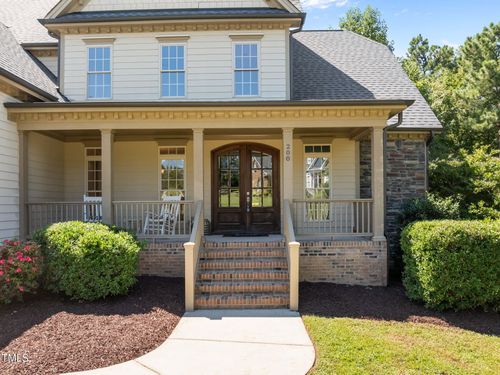 200 Mantle Dr, Clayton, NC, 27527-3972 | Card Image