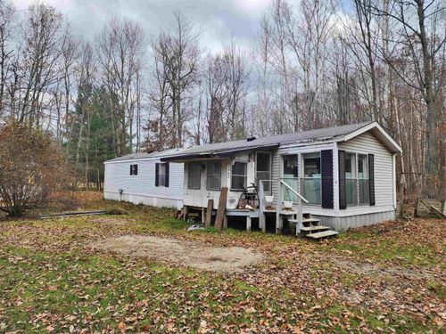 7962 Lawson Ln, Weidman, MI, 48893-8209 | Card Image