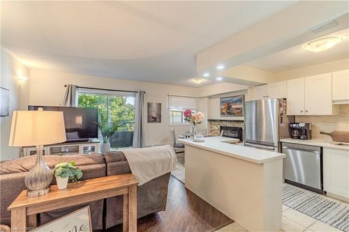 305-648 Grey St, Brantford, ON, N3S4Y3 | Card Image