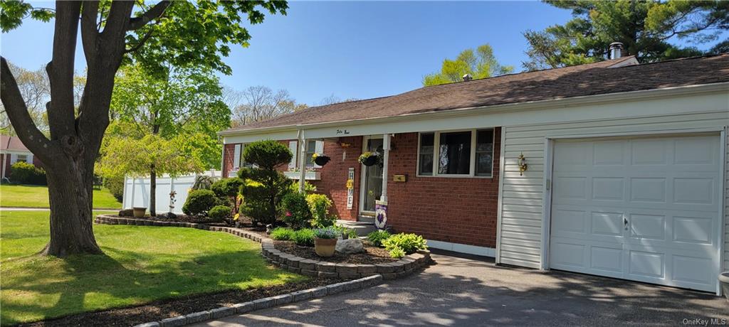 Bowdoin Rd, Centereach, NY 11720