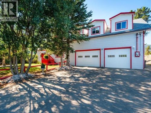 2001 Centennial St, Whitehorse, YT, Y1A3Z6 | Card Image