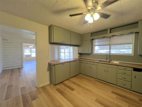 122 Robertson St, Sulphur Springs, TX, 75482-4041 | Card Image