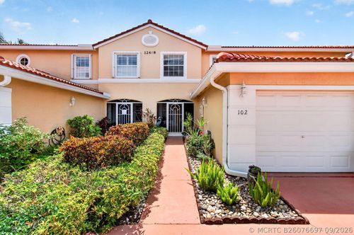 102-12418 Crystal Pointe Dr, Boynton Beach, FL, 33437-7208 | Card Image