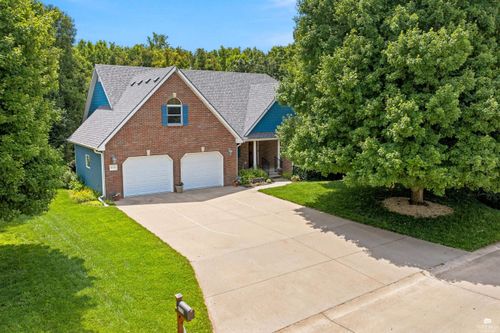 8720 Eagles Landing Dr, Manhattan, KS, 66502-1454 | Card Image