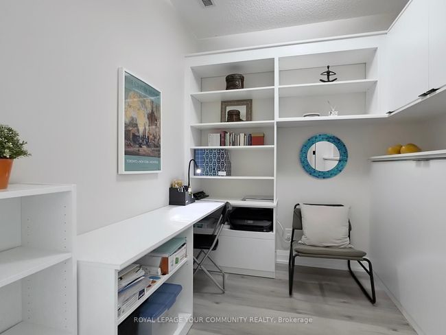 1208 - 85 N Park Rd, Condo with 2 bedrooms, 1 bathrooms and 1 parking in Vaughan ON | Image 10