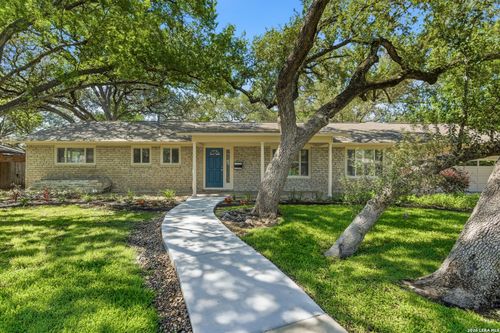 334 Royal Oaks, San Antonio, TX, 78209 | Card Image