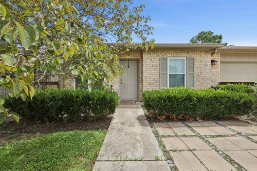 8675 Glen Meadow Ln, Beaumont, TX, 77706-3925 | Card Image