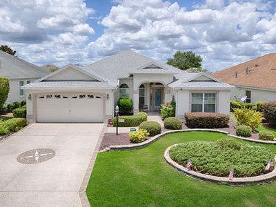 Beautiful Hardscape with low maintenance landscaping | Image 2