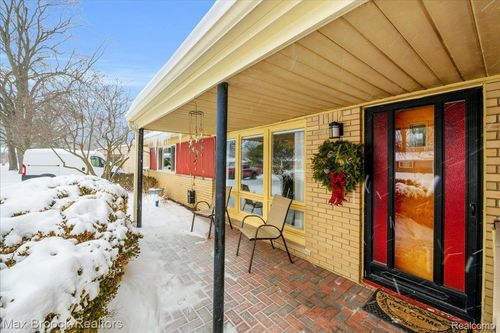 2624 Penna Dr, West Bloomfield, MI, 48324-1756 | Card Image