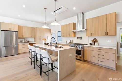 836 Alabama St, San Francisco, CA, 94110-2717 | Card Image