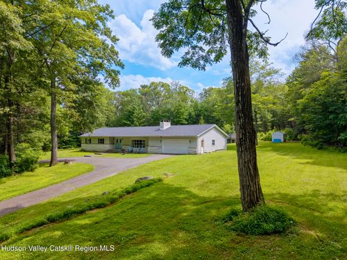 137 Bush Rd, Stone Ridge, NY, 12484-5244 | Card Image