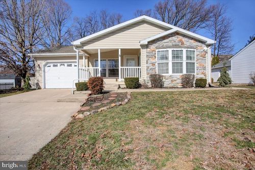 4 Lantern Ln, SHIPPENSBURG, PA, 17257-8769 | Card Image