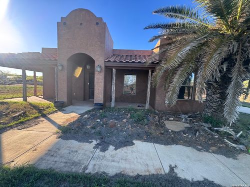 727 County Road 2000, Pearsall, TX, 78061-5407 | Card Image