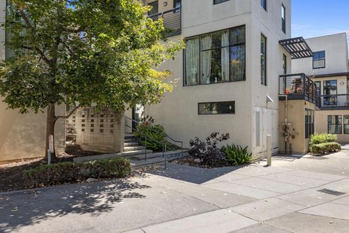 82 City Limits Circle, Emeryville, CA, 94608 | Card Image