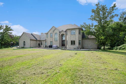 4196 Kensington Rd, Milford, MI, 48380-3002 | Card Image