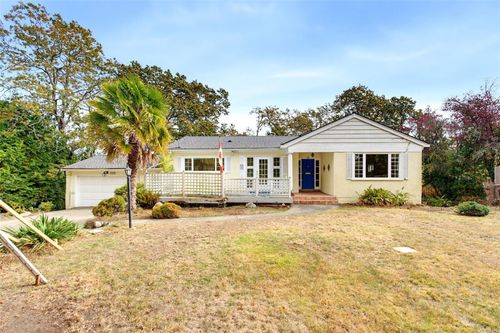 3315 Ripon Rd, Victoria, BC, V8R6G6 | Card Image