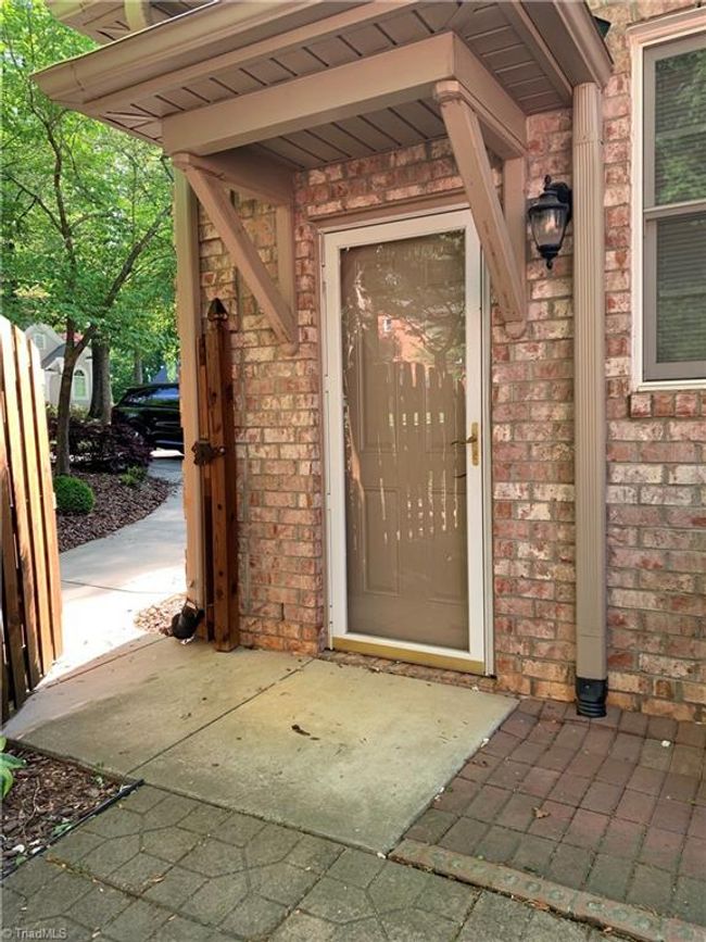 Cute covered workshop entrance | Image 29