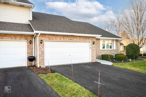814 Bruce Robert Ln, Hampshire, IL, 60140-7708 | Card Image