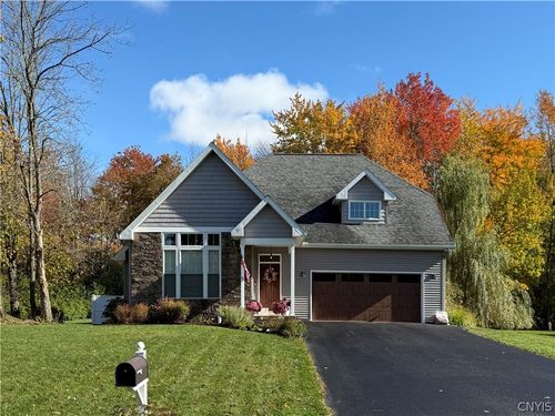 5 Elizabeth St, Oswego, NY, 13126-4113 | Card Image