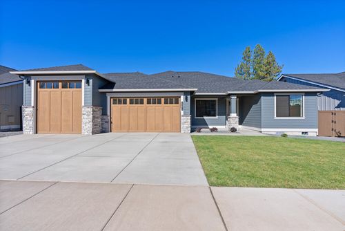 1391 Nw Ochoa Dr, Bend, OR, 97703-6926 | Card Image