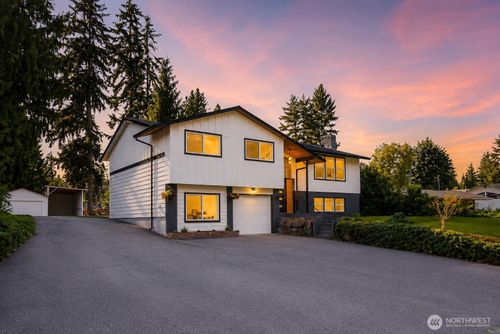 2506 101st Ave Ne, Lake Stevens, WA, 98258-8469 | Card Image