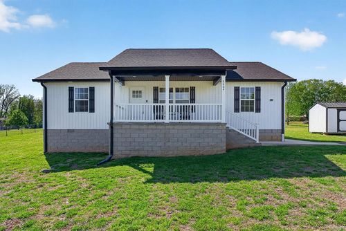 8664 Old Kentucky Rd, Sparta, TN, 38583-5805 | Card Image