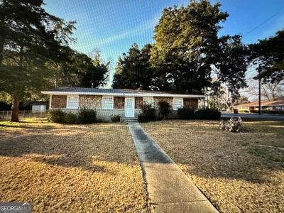 5859 8th Avenue, House other with 3 bedrooms, 2 bathrooms and null parking in Eastman GA | Image 1