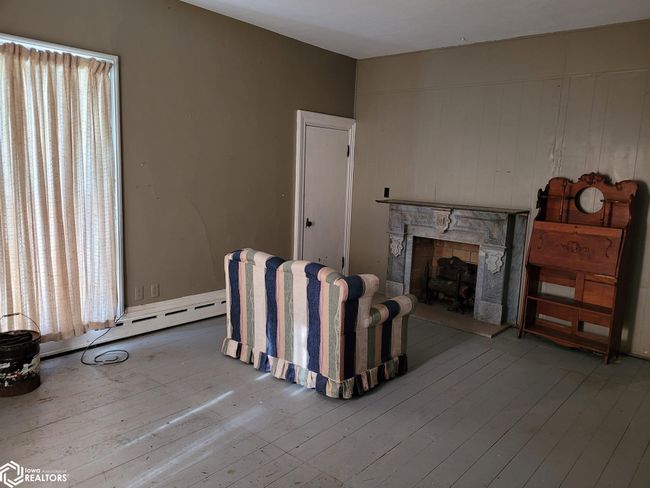 202 N West St, House other with 4 bedrooms, 2 bathrooms and null parking in Sigourney IA | Image 25