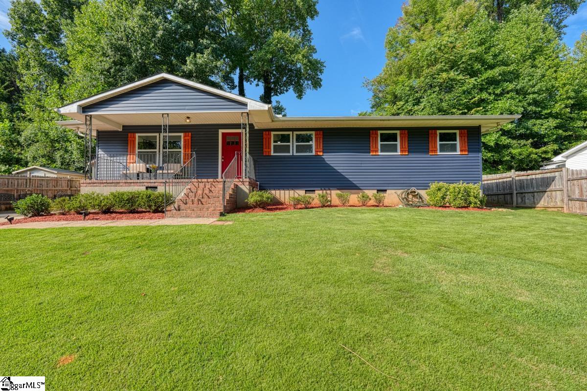 Castle Dr, Greenville, SC 29605