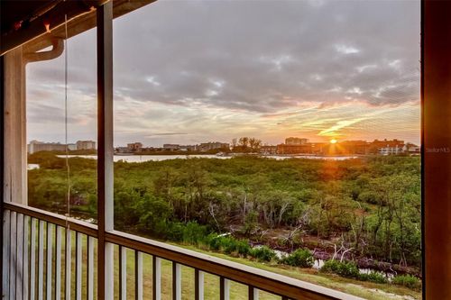 8-9484 Tara Cay Ct, SEMINOLE, FL, 33776-1156 | Card Image