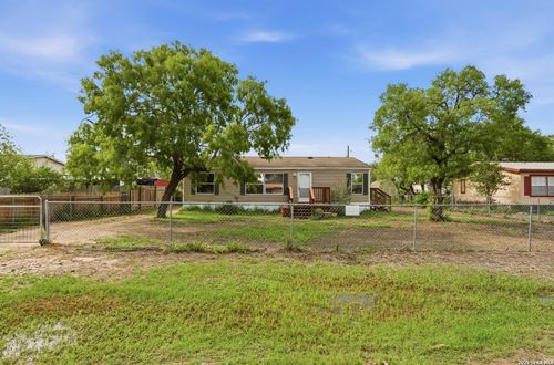 1105 Walnut St, Jourdanton, TX, 78026-1910 | Card Image