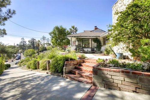 10557 Mahoney Dr, Sunland, CA, 91040-1215 | Card Image