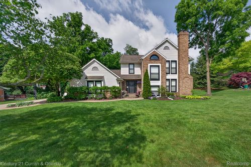 30999 Sudbury St, Farmington Hills, MI, 48331-1361 | Card Image