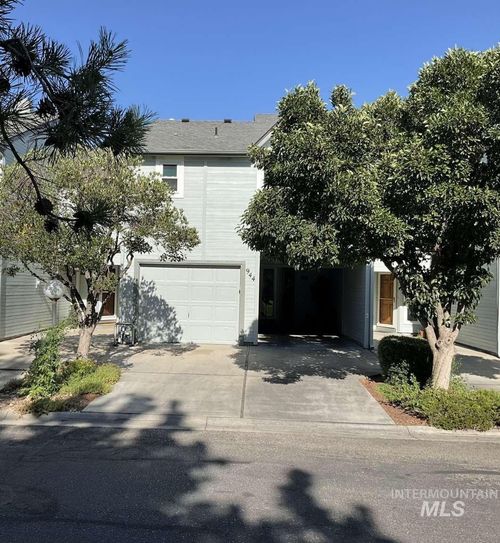 944 N Benjamin Ln, Boise, ID, 83704-8343 | Card Image