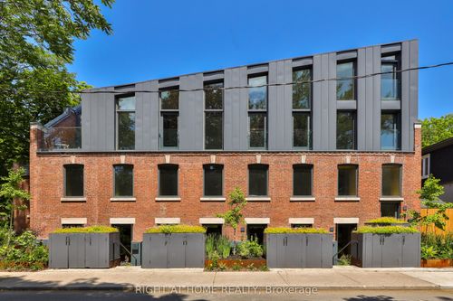 ph-2-225 Brunswick Ave, Toronto, ON, M5S2M6 | Card Image