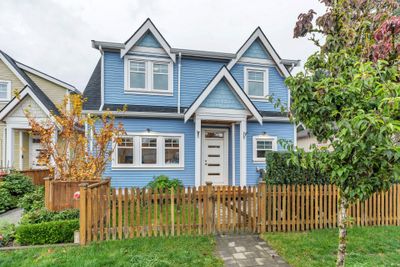 3810 Fleming St, Townhouse with 3 bedrooms, 2 bathrooms and 1 parking in Vancouver BC | Image 1